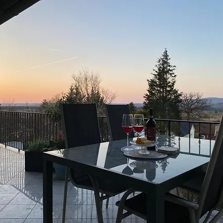 Διαμέρισμα Fewo-weitsicht 140qm, Exklusiv, Volle Privatsphaere *
